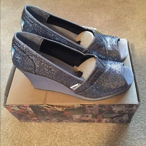 Toms Ladies Wedge, BNIB, Size 6.5
